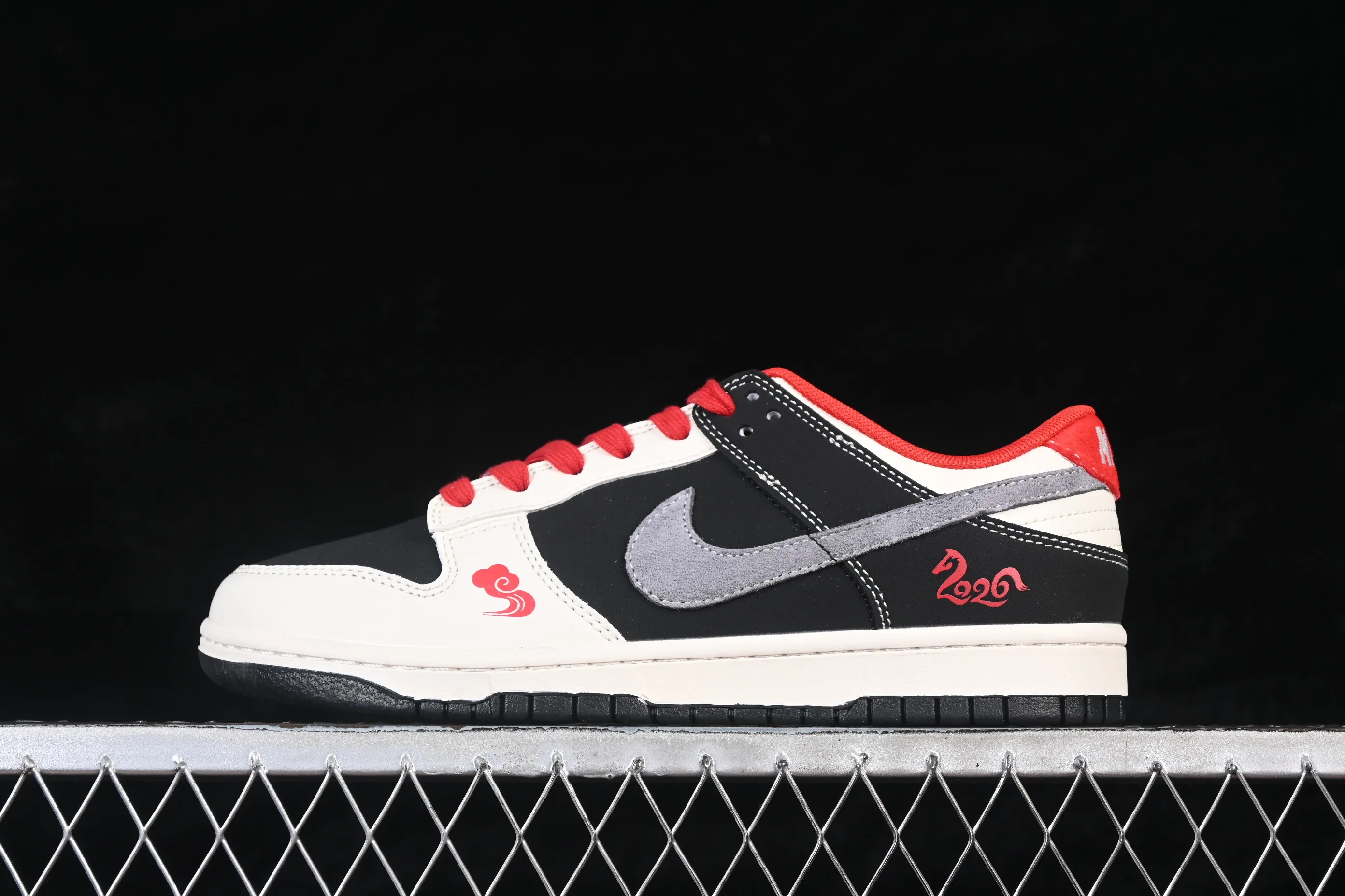 All categories Nk SB Dunk Series Nk SB Dunk Low High-end customized low-top sneakers Nike SB Dunk Low Year of the Horse limited black and gray suede High-end customized low-top casual sneakers HG0026-004